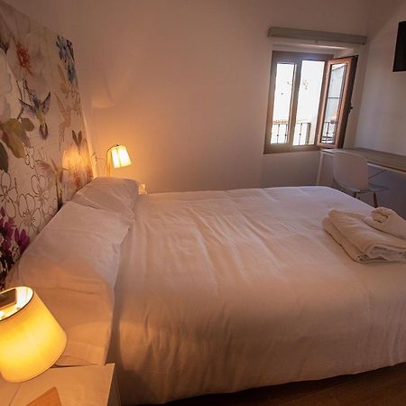Apartamentos Turisticos Abrilymarzo Caces Kültér fotó