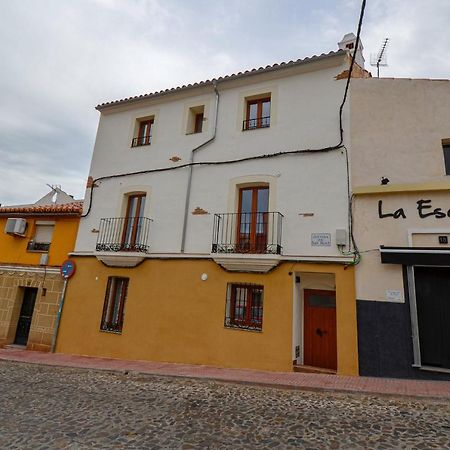 Apartamentos Turisticos Abrilymarzo Caces Kültér fotó
