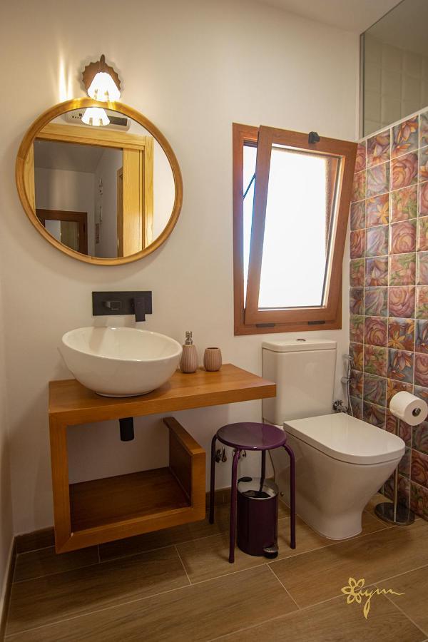 Apartamentos Turisticos Abrilymarzo Caces Kültér fotó
