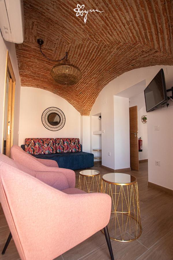 Apartamentos Turisticos Abrilymarzo Caces Kültér fotó