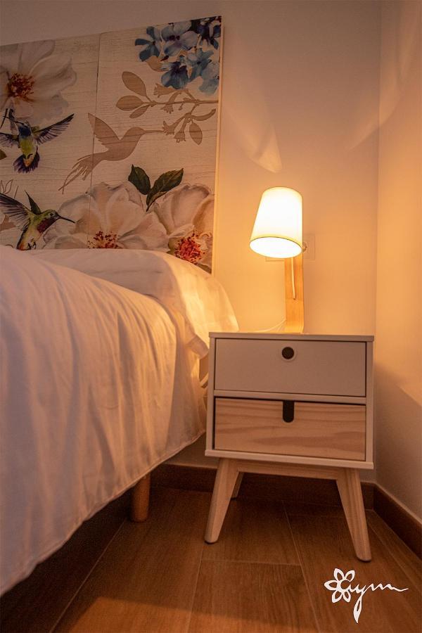 Apartamentos Turisticos Abrilymarzo Caces Kültér fotó