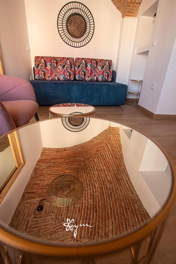 Apartamentos Turisticos Abrilymarzo Caces Kültér fotó